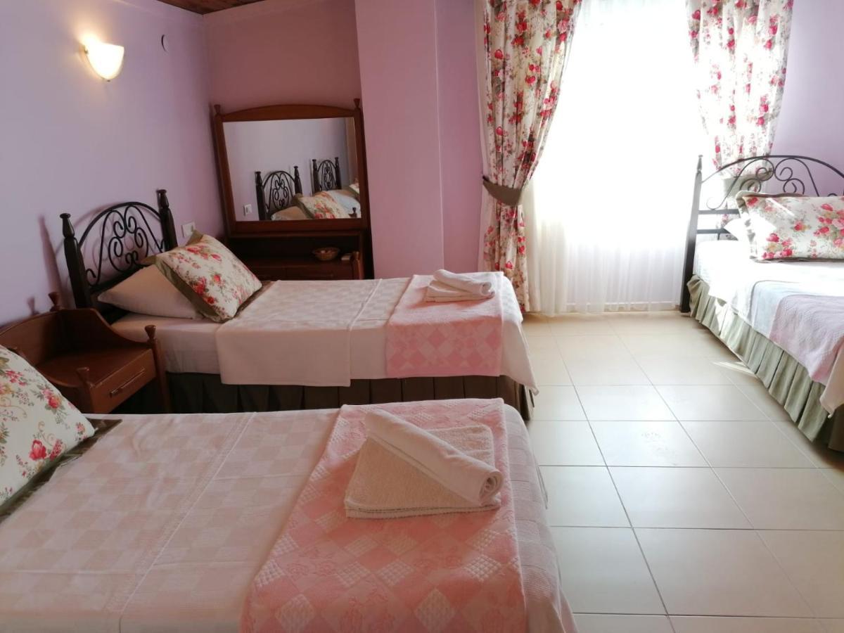 Maviev Otel Çeşme Buitenkant foto